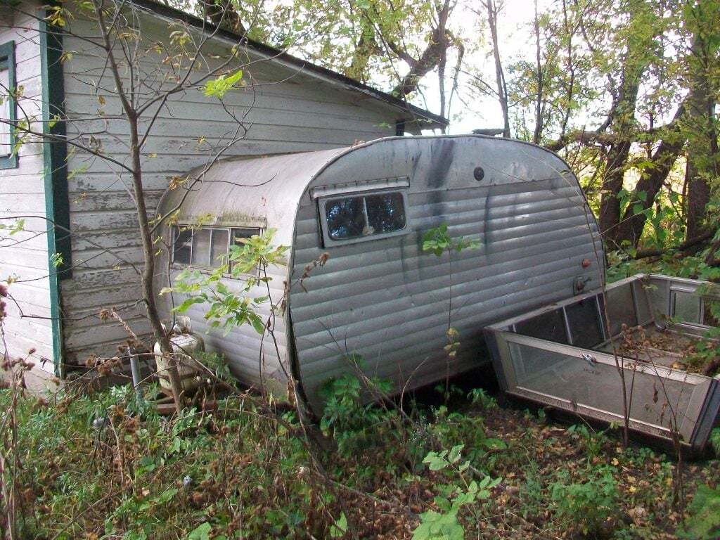 Don’t Let Your Old Camper Become a Liability: Efficient Removal Tips and Services