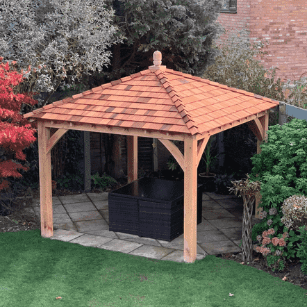 What Are the Benefits of an Oak Gazebo?